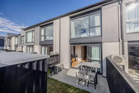 Alpine Junction Townhouse Apartments, Lodge & Hotel Отели в г. Лейк Хоея