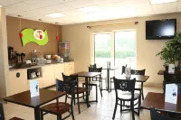 Super 8 by Wyndham Plattsburgh