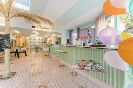 Greet hôtel Pont du Gard - Route d'Avignon