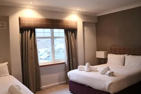 Anchor Hotel and Seabed Restaurant Отели в г. Ардришейг