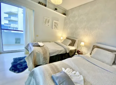 Nice Seafront Flat - Beach, Port & Athens Airport Các khách sạn gần Paralia Rafinas