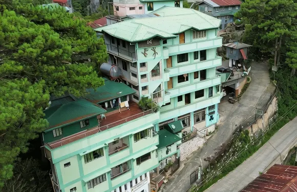 三葉草酒館旅館