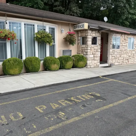 Riverside Motel