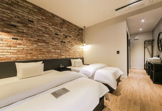 숙소 비교 분석