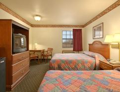 Super 8 by Wyndham White Hall