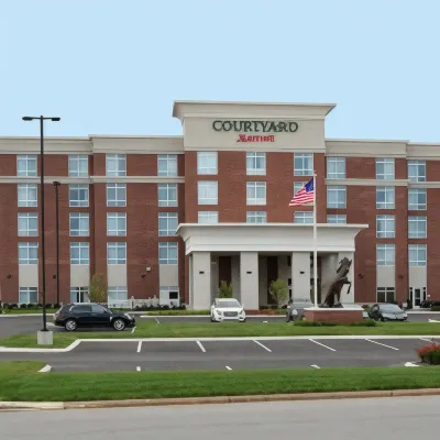 Courtyard Youngstown Canfield Hotels in Canfield Township
