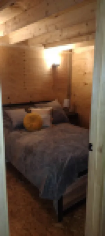 Cabin in the woods. Minutes to Pymatuning Lake.