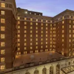 Hotel Fort des Moines, Curio Collection by Hilton Hotels near Greater Des Moines Botanical Garden