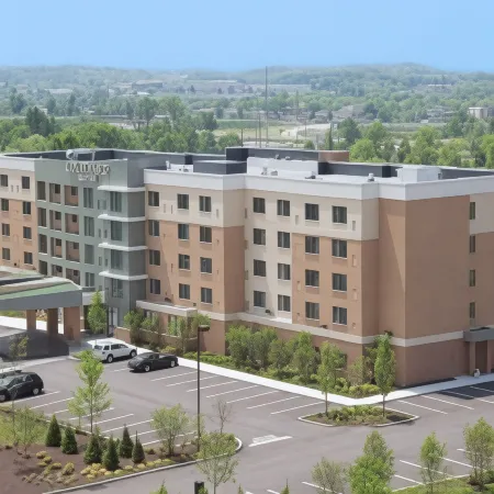 Courtyard Pittsburgh North/Cranberry Woods Отели в г. Зелиенопл