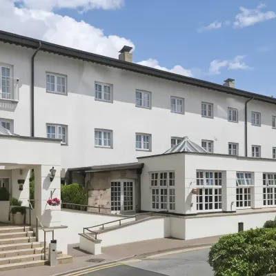 Airport Inn Manchester Отели рядом с достопримечательностью «Зал "Адлингтон"»