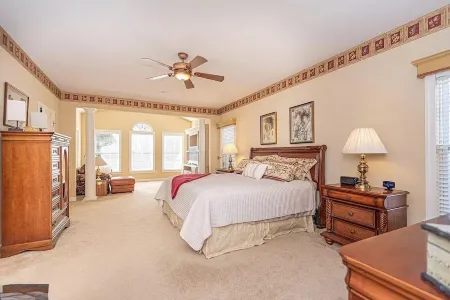 Great house that is close to the beach and really close to golf