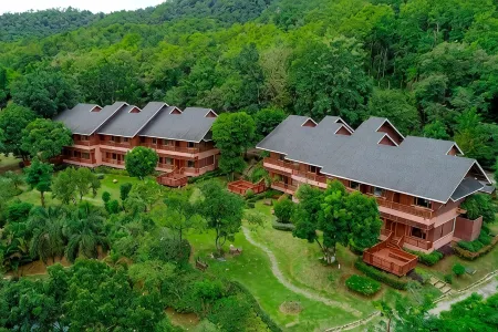 Valley Garden Resort Отели рядом с достопримечательностью «Muak Lek waterfall»