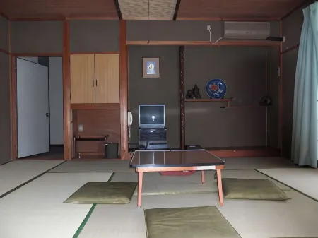 Minsyuku Hamani Отели рядом с достопримечательностью «Mikatagoko»