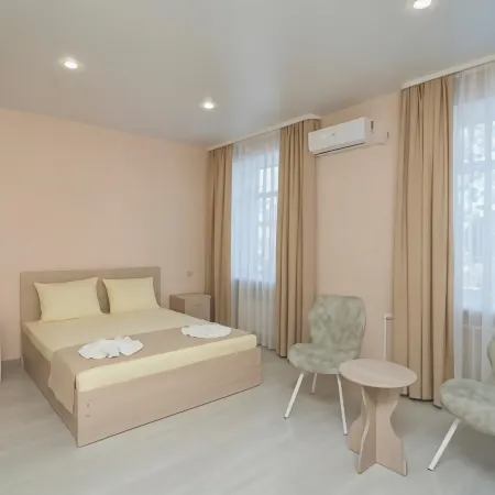 Астория Отели рядом с достопримечательностью «Площадь им. В.И. Ленина»