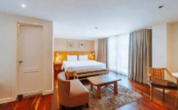 โรงแรมชูเกอร์แลนด์