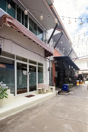 Beds Friends Phi Phi