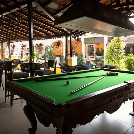 Colonia Santa Maria, A Club M Associate