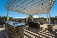 SureStay Hotel by Best Western Tuscaloosa Southeast - 駐車場