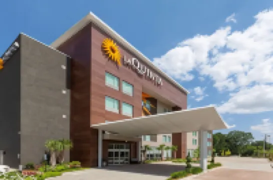 La Quinta by Wyndham Lafayette Oil Center Hotels in 