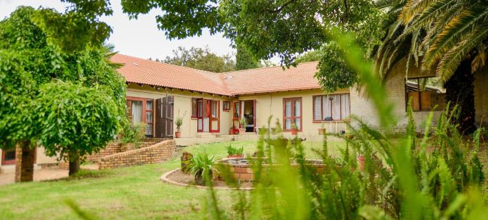 Cozy guestrooms in Midrand 1 Hotels in Midrand