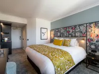 voco Paris Montparnasse by IHG Hôtels à proximité de : Cesar Palace