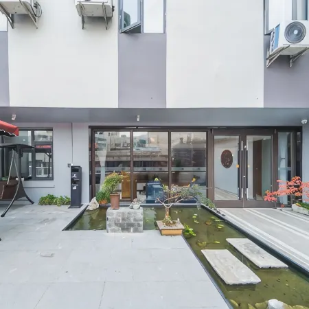 AiWei Hotel (Jiangyin Pedestrian Street Zhongshan Park Subway Station)