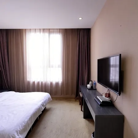 Jinqiao Holiday Business Hotel