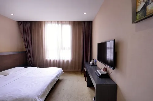 Jinqiao Holiday Business Hotel - parking