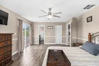 Florida Life on the water with game room, heated pool, kayaks +Pet friendly!!