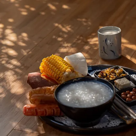 JANE Hot Spring Hotel (Anji Yunshang Grassland Panda Tribe Adventure Park Branch)