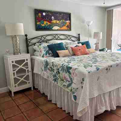 Beautiful Updated Siesta Key Condo,  Pool,  Beach, Fishing Pier in Sandy Cove 3 Rooms