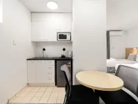Asraport Motel Hotels near Clayfield