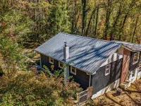 Farmhouse in private setting close to town サルーダのホテル