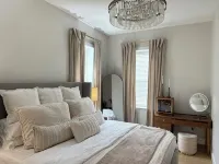 Luxury 3BR Cottage, King Beds, Spa-Style Baths and Outdoor Oasis Hotels in Waterloo