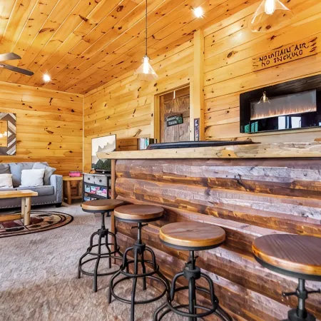 Family-Friendly Blue Ridge Log Cabin w Stunning Views-Free Flexible Check in-Out