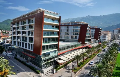 Condo Studio Plaza Отели в г. 
