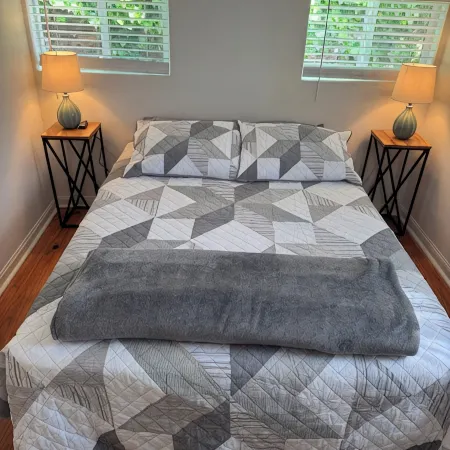 Cambria Cute Cottage with Private Deck