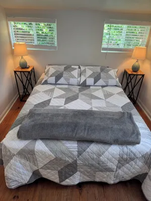 Cambria Cute Cottage with Private Deck