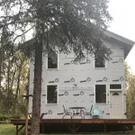 Private house on wooded acreage