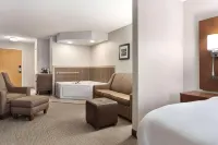 Country Inn & Suites by Radisson, Stillwater, MN - parking