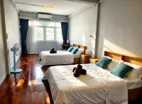 Cloudy Nest Phayathai | Entire 4Storey Home 800 m walk to BTS in CBD near Siam, Centralworld - Villas