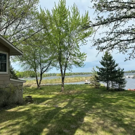 Huge Lakefront 3bd + Loft + 2 Kitchen Cabin on Recreational Bay Lake- Game Room