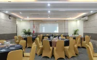 The Cube Hotel Malioboro, Azana Hotels Collection - breakfast