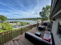 Crooked Lake, Angola, in, Waterfront Retreat - Dock, Fire Pit, Sleeps 12 - 4 tähden