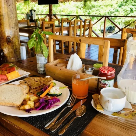 Uhuru Hotel & Restaurant