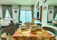 Spacious Cybersquare Ensuite with Pool View #CS8 - 民宿