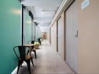 R 17 Living Hotel Hotels near Ratchadaphisek