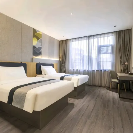 Homeinn Selected Hotel (Longkou Huanhai Middle Road Government Square)
