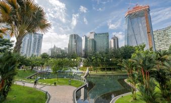 Sky Suites KLCC Homestay by BIRDY STAY