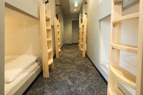 Guesthouse AkasakaII - Hostales